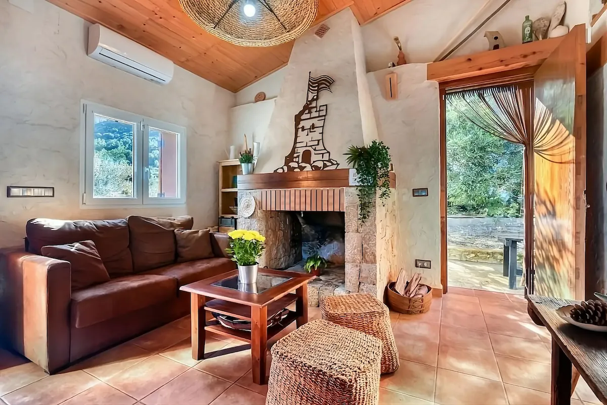 Front view showing the interior of the house